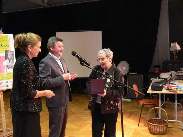 od lewej naczelnik Wydziału Kultury UM Kalisza Marzena Ścisła, prezydent Kalisza Janusz Pęcherz, Kira Gałczyńska fot. Krzysztof Stadtműller