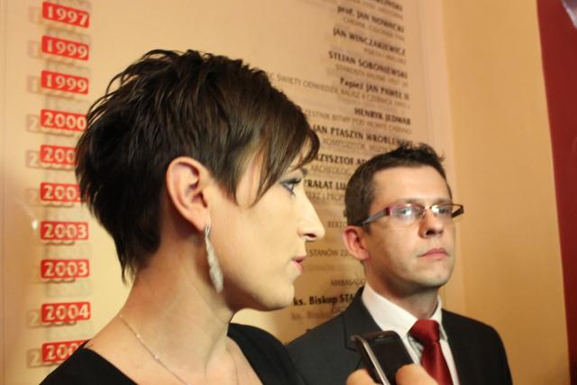od lewej Magdalena Spychalska (WK) i Adam Koszada (PiS)