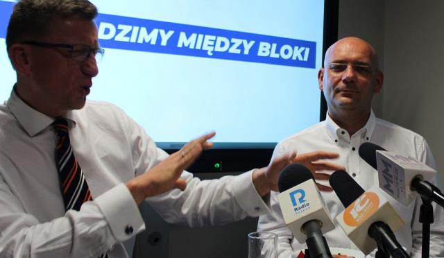 na fot. od lewej: Dariusz Grodziński / kandydat Koalicji Obywatelskiej na prezydenta Kalisza; Radosław Kołaciński / kaliski radny miejski