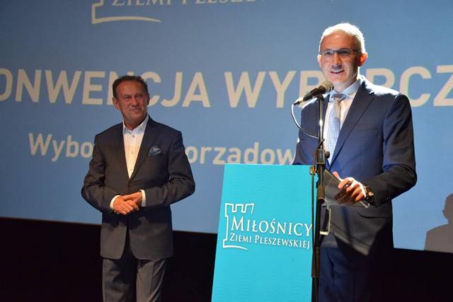 na fot. od lewej: Marian Adamek / burmistrz Pleszewa; Arkadiusz Ptak / wiceburmistrz Pleszewa