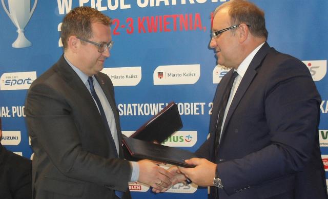 Na fot.: Grzegorz Sapiński prezydent Kalisza, Jacek Kasprzyk prezes PLPS S.A