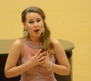 na fot.: Karolina Róża Kowalczyk sopran / zdobywczyni Grand Prix konkursu Viva Calisia 2019