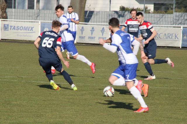 na fot.: Pogoń Nowe Skalmierzyce chce w końcu wygrać na wiosnę także na własnym boisku.
