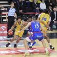 na fot: Trenton Gibson w końcówce meczu w Krośnie pociągnął Stal do zwycięstwa