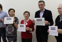 na fot. od lewej: Paweł Kleczewski / Partia RAZEM, Barbara Oliwiecka / .Nowoczesna, Grażyna Błasik / KOD Kalisz, Dariusz Grodziński / Platforma Obywatelska, Jacek Michalski / Związek Nauczycielstwa Polskiego O/Kalisz