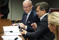 na fot. od lewej: Łukasz Mikołajczyk / wojewoda wielkopolski; Krystian Kinastowski / prezydent Kalisza