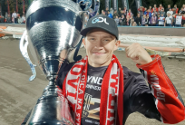 na fot. Oliver Berntzon w 2021 roku świętował z ostrowską drużyną awans do PGE Ekstraligi
