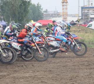 na fot. Start do jednego z wyścigów zeszłorocznych zawodów w Ostrowie
