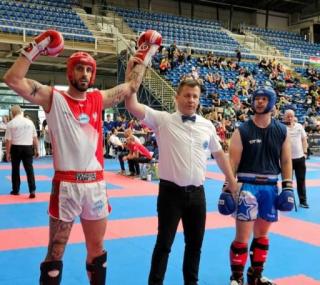 na fot.: Michał Grzesiak zwyciężył w kategorii do 94 kg / FB Polski Związek Kickboxingu