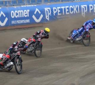 na fot.: miesiąc temu ostrowianie wygrali w Łodzi 54:35. W niedzielę zmierzą się z Orłem na swoim torze. Tydzień później zaplanowano rewanż na łódzkiej Motoarenie